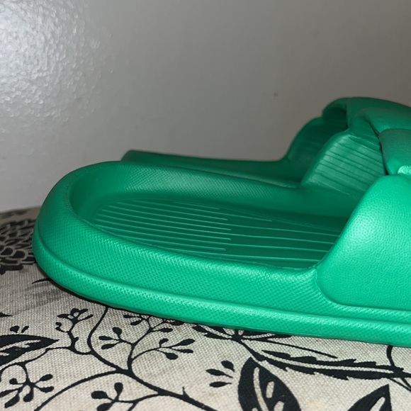 EVA Foam Slide Lite Brick Pattern Lucky Green New - Picture 4 of 14